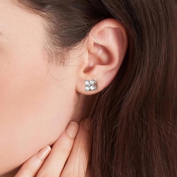 Elegant 14k Diamond Earrings - Picture 3 of 5